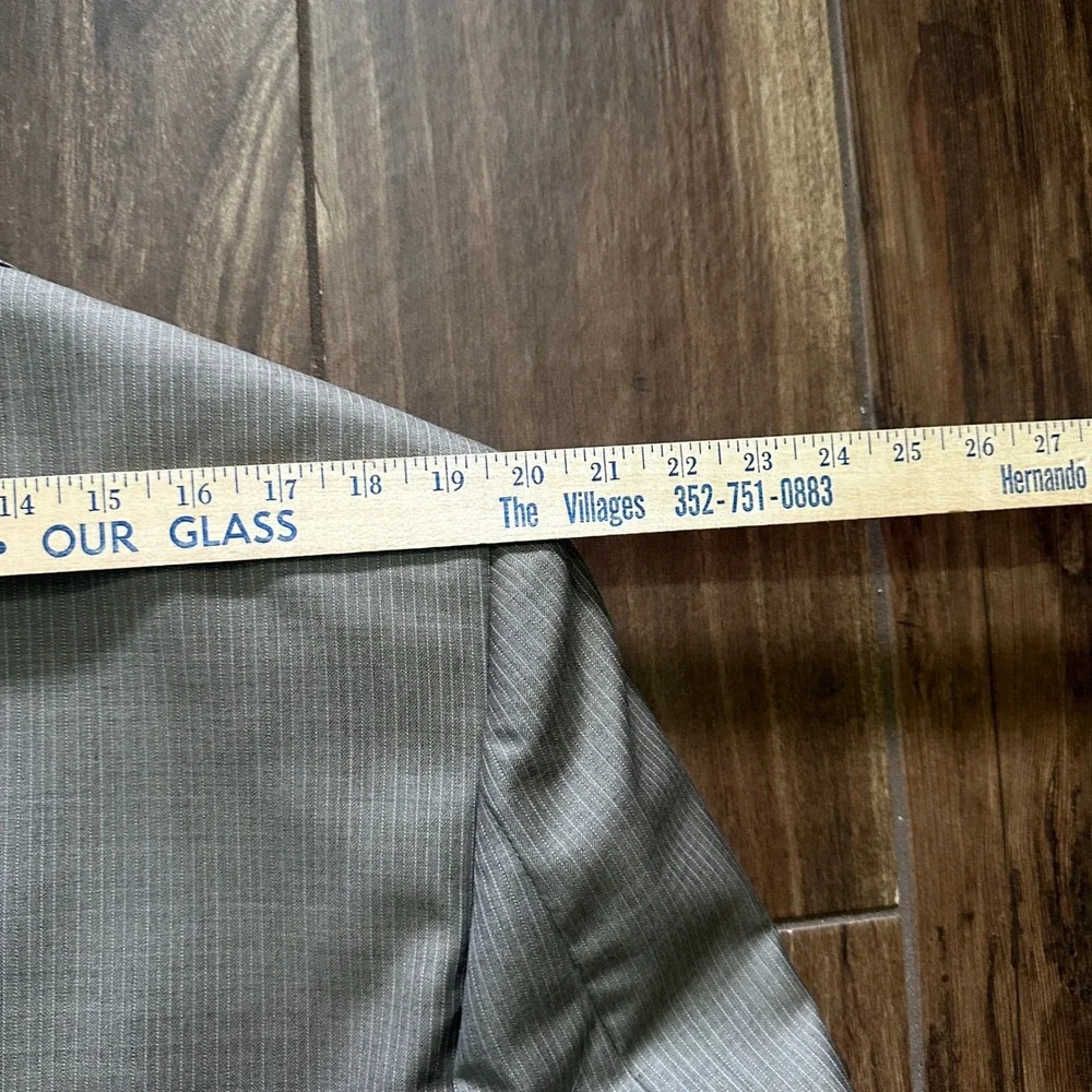Jos A Bank Gordon Suit Mens 43R 37W Grey Pinstripe 100% Wool 2 Button Pleated